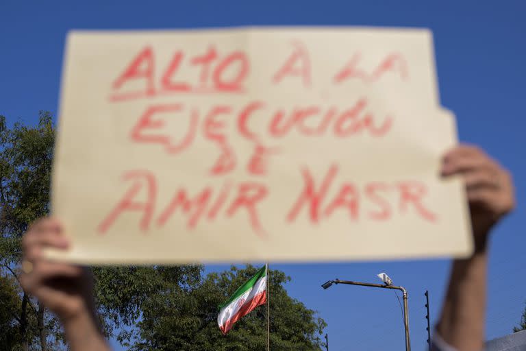 La reacción de la gente frente a la posible ejecución de Amir Nasr-Azadani 