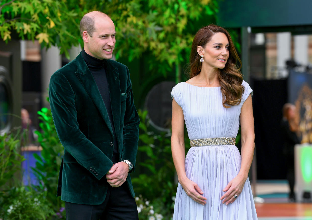 Prince William caused a stir with his green velvet suit jacket at the Earthshot Prize gala. (Photo: Joe Maher/Getty Images)