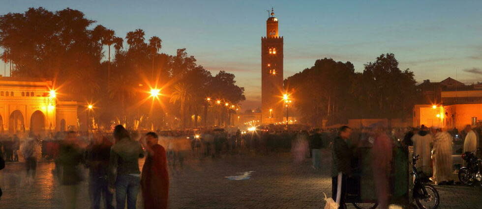 La place Djemma-el-Fna à Marrakech est emblématique du tourisme marocain qui, selon Imad Barrakad, président du directoire de la Société marocaine d'ingénierie touristique (SMIT), doit être repensé, réinventé. 
