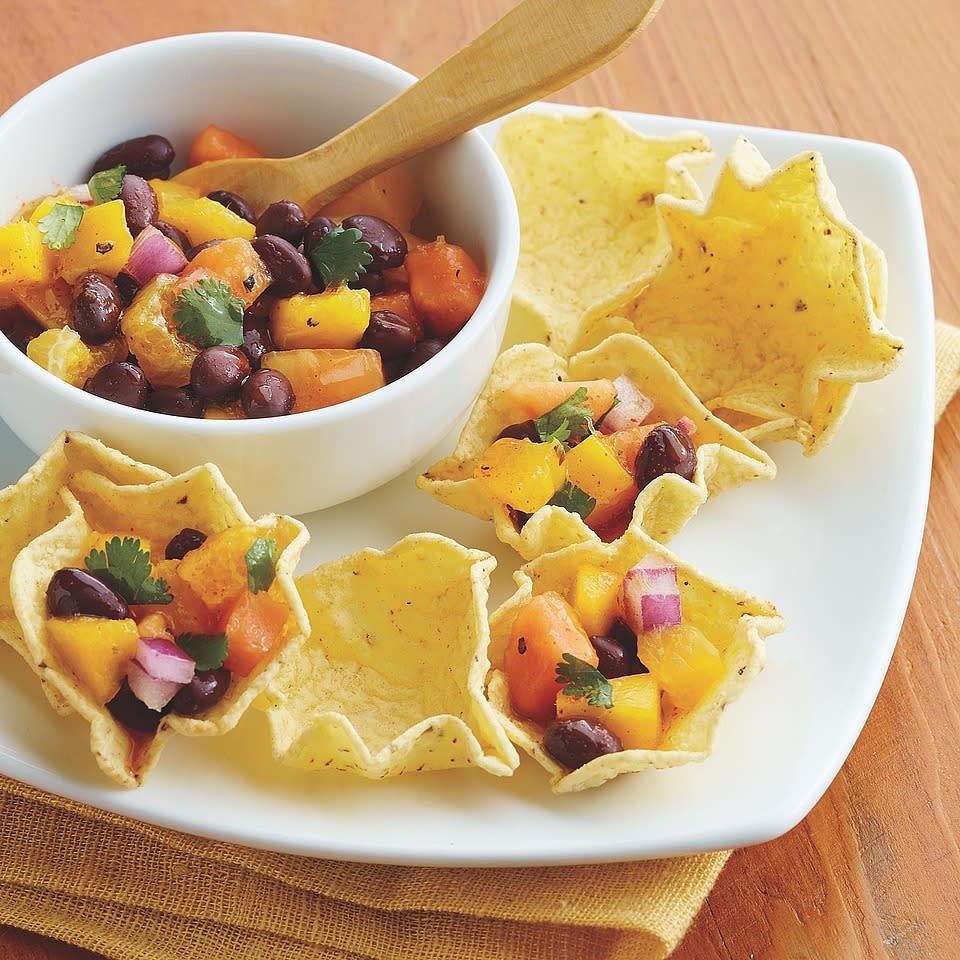 Mango and Black Bean Salsa Cups