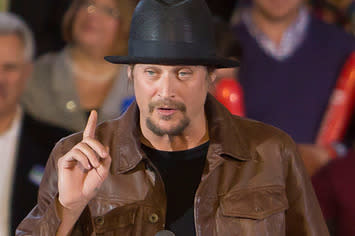 kid rock finger pointing