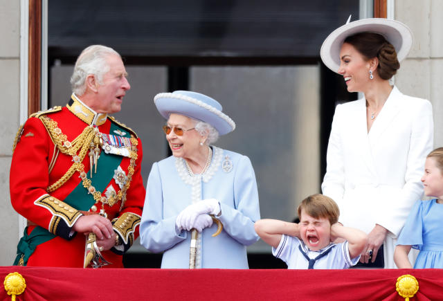 LONDON, UNITED KINGDOM - JUNE 02: (EMBARGOED FOR PUBLICATION IN UK NEWSPAPERS UNTIL 24 HOURS AFTER CREATE DATE AND TIME) Prince Charles, Prince of Wales, Queen Elizabeth II, Prince Louis of Cambridge and Catherine, Duchess of Cambridge watch a flypast from the balcony of Buckingham Palace during Trooping the Colour on June 2, 2022 in London, England. Trooping The Colour, also known as The Queen's Birthday Parade, is a military ceremony performed by regiments of the British Army that has taken place since the mid-17th century. It marks the official birthday of the British Sovereign. This year, from June 2 to June 5, 2022, there is the added celebration of the Platinum Jubilee of Elizabeth II in the UK and Commonwealth to mark the 70th anniversary of her accession to the throne on 6 February 1952. (Photo by Max Mumby/Indigo/Getty Images)