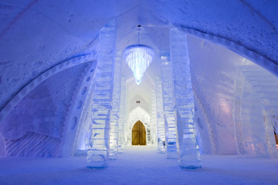 Est inspiré de l’hôtel de Glace de Québec, Canada