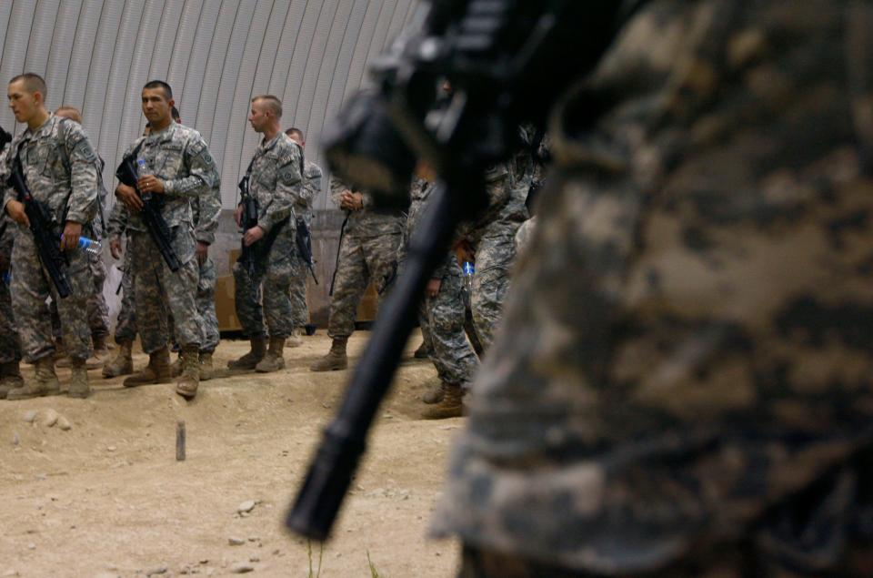US soldiers are seen during an IED training course at the US Base at Bagram north of Kabul, Afghanistan on April 29, 2009.