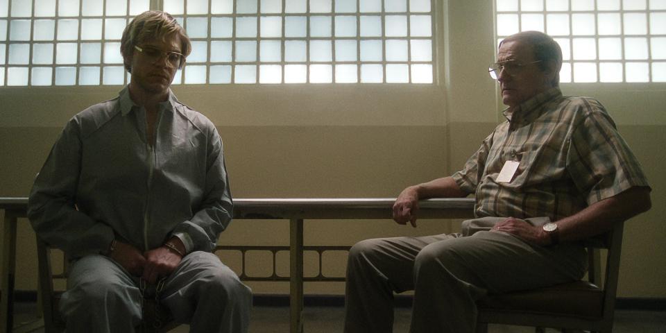 Evan Peters and Richard Jenkins as Jeffrey and Lionel Dahmer in the Netflix series.