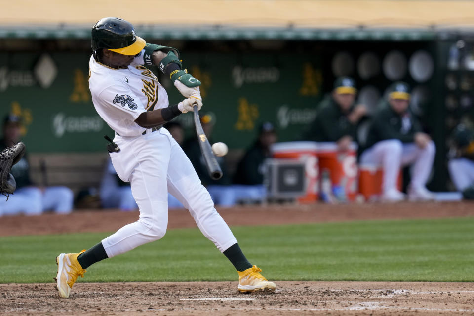 Oakland Athletics' Esteury Ruiz hits an RBI-single against the Atlanta Braves during the fifth inning of a baseball game in Oakland, Calif., Monday, May 29, 2023. (AP Photo/Godofredo A. Vásquez)