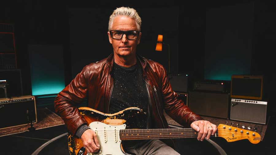  Mike McCready with a Fender Stratocaster. 