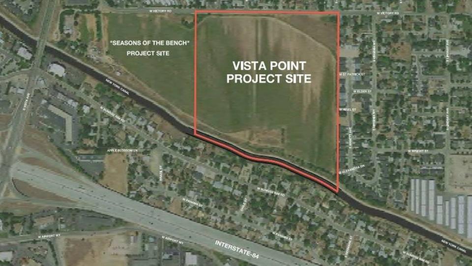 The sites of the planned 892-home Vista Point subdivision and its next-door neighbor, the 358-apartment Seasons on the Bench development. Both border West Victory Road to the north and the New York Canal to the south. South Vista Avenue is at left, and Interstate 84 is at the bottom. Residents of Sunrise Rim Road just south of the canal worry that Vista Point’s buildings would diminish their views of the Boise Front to the north.