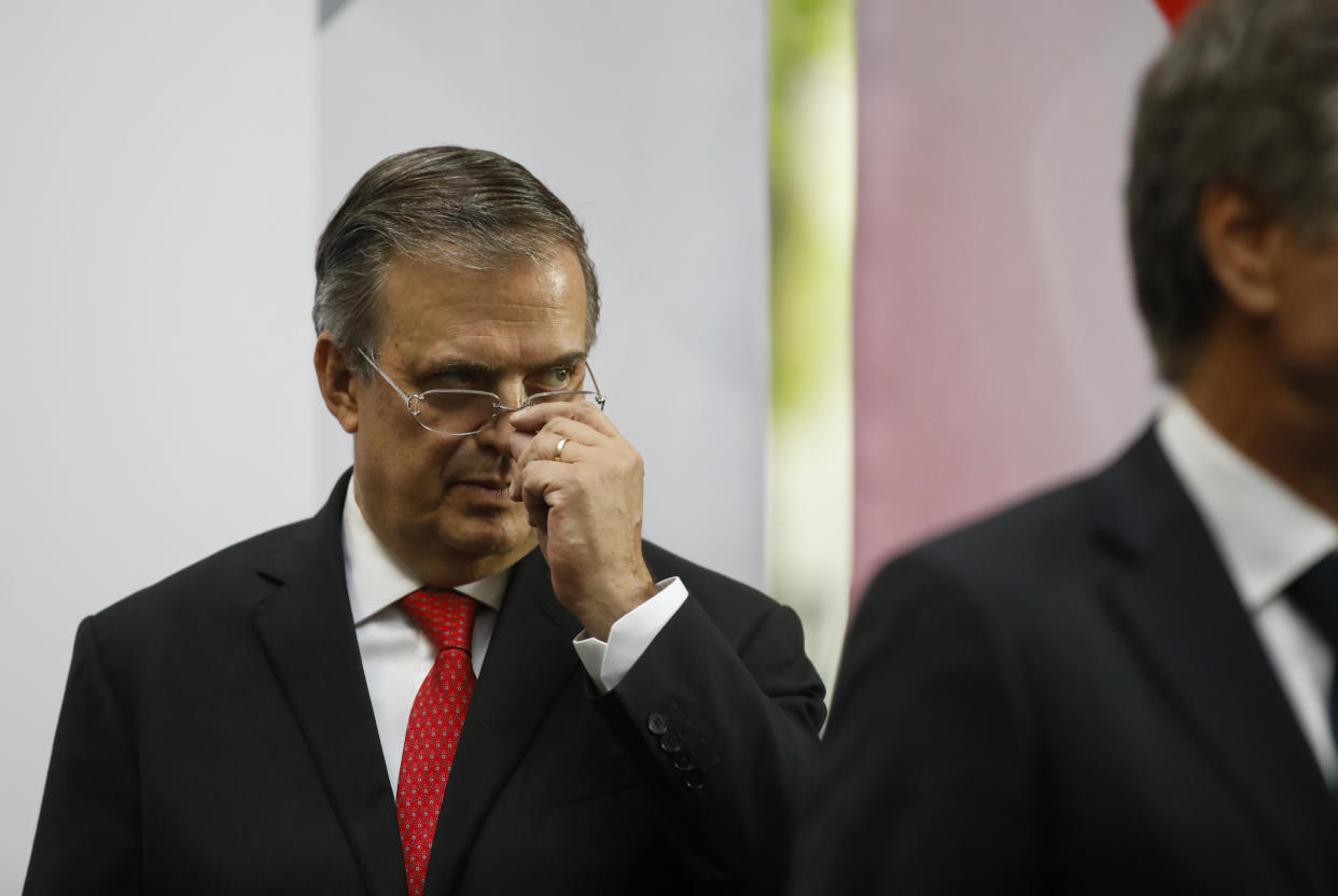 Marcelo Ebrard en un foro económico. (Raquel Cunha/Pool via AP)