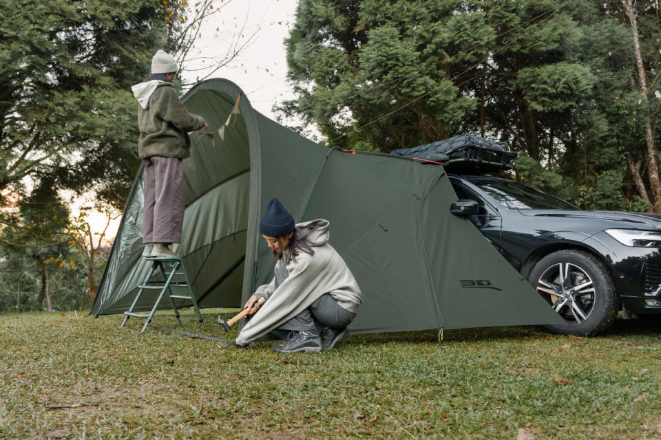 模組化拱型車邊帳，售價：$12,500 -黑／軍綠／軍綠黑邊(期間限定)。