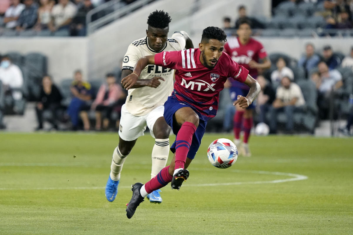 Dallas' Ferreiras 1st fatherson designated players in MLS