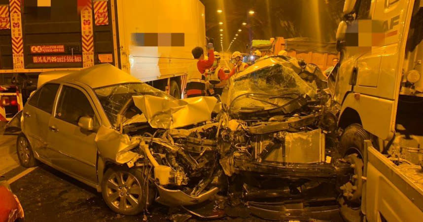 宜蘭縣新澳隧道10月24日發生16車追撞車禍，造成1死、12傷重大車禍，宜蘭地檢署4日偵結。（圖／民眾提供／中國時報吳佩蓉宜蘭傳真）