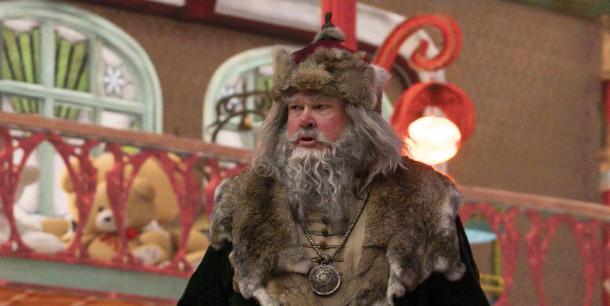 eric stonestreet, the santa clauses, season 2