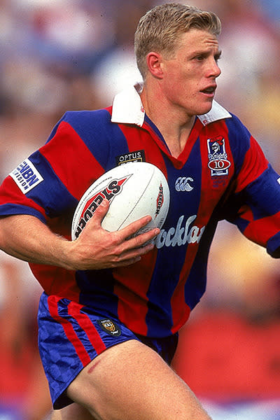 Set against the controversial backdrop of split competitions, the ARL grand final of 1997 produced one of the most thrilling finales ever. With the scores locked at 16-16, Andrew Johns ignored the conservative option of a field goal, burst down the blind and provided the perfect pass for winger Darren Albert to win the game on the siren.