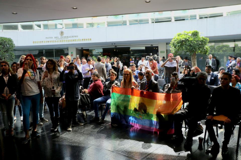 Senado avala reforma para dar igualdad de derechos en seguridad social