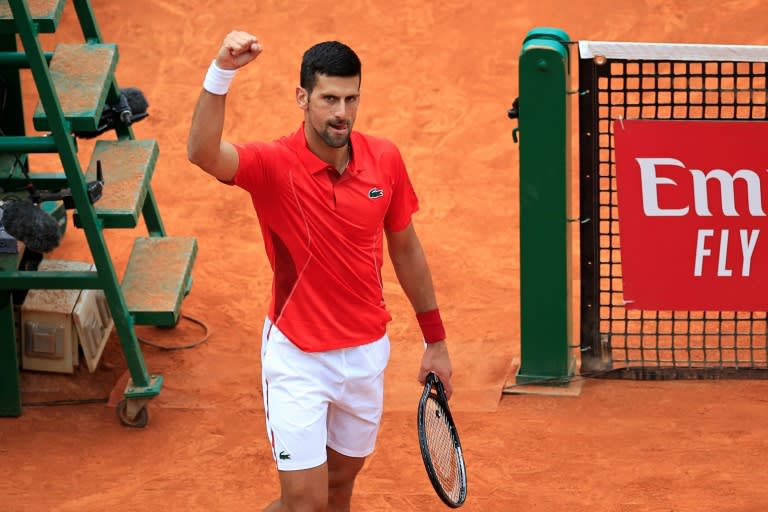 Le Serbe Novak Djokovic après son match remporté face au Russe Roman Safiullin, à Monte-Carlo, le 9 avril 2024 (Valery HACHE)