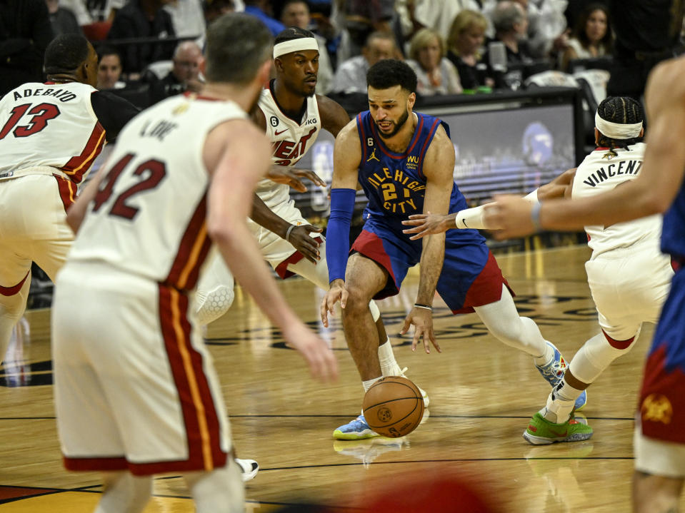 只要多點耐心，金塊還是可以找到熱火區域防守的破口。(Photo by AAron Ontiveroz/The Denver Post)