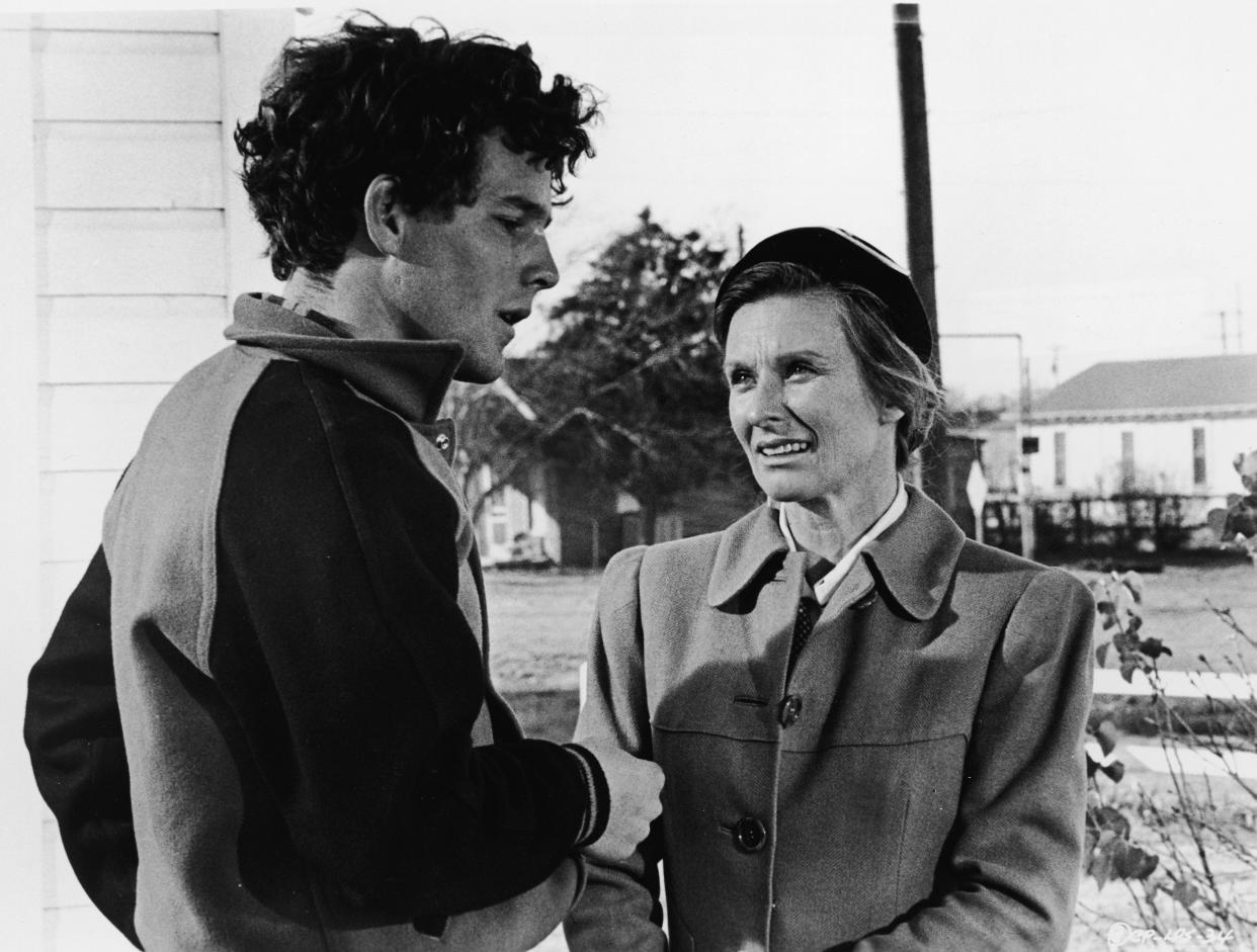 Timothy Bottoms and Leachman star in a scene from "The Last Picture Show." (Photo: Columbia Pictures via Getty Images)