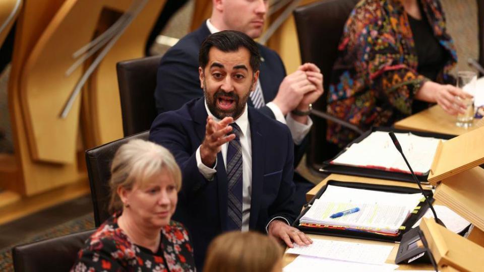  Humza Yousaf, primer ministro escocés 