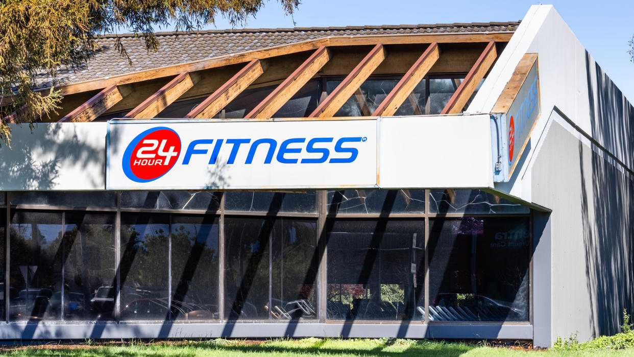 Apr 15, 2020 Sunnyvale / CA / USA - 24 Hour Fitness location, temporarily closed, in South San Francisco Bay Area; 24 Hour Fitness is a privately owned and operated fitness center chainSan Francisco Bay Area, CA, USA.