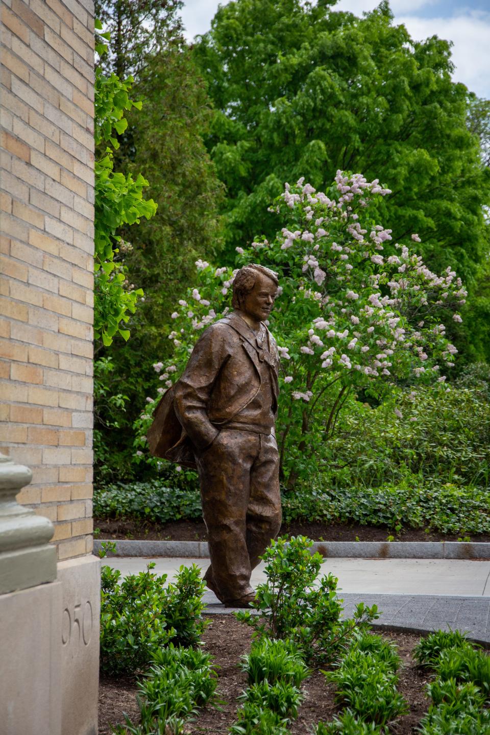 Philip Seymour Hoffman sculpture at Eastman Museum