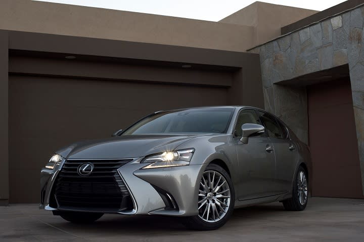 2016 Lexus GS 200t photo