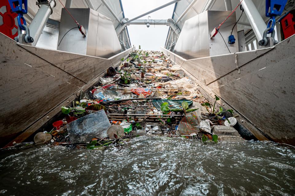 The Ocean Cleanup estimates that roughly 110,000 pounds of plastic trash can be removed from a highly polluted river on a daily basis.