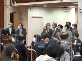 央行升息1碼，立委痛批銀行房貸全反應存款卻不調高是「趁火打劫」。圖／記者葉憶如攝