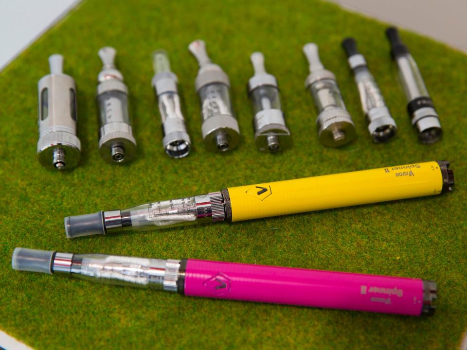 vaping e-cigs e-cigarettes vape pens