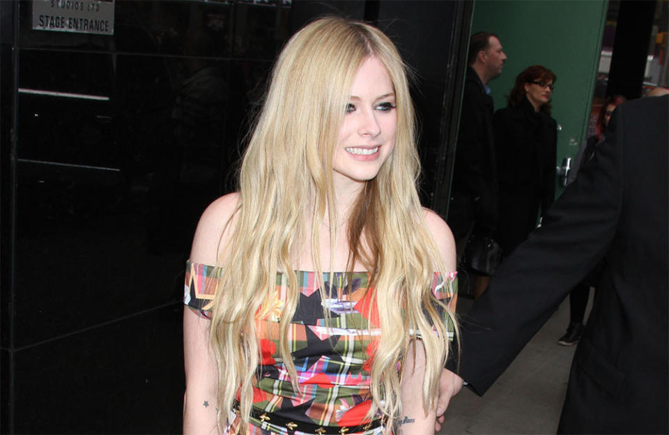 Avril Lavigne announces new album, Love Sux credit:Bang Showbiz