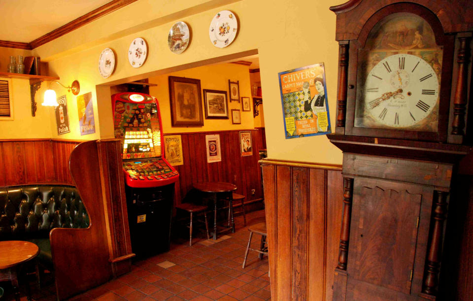 Inside The Crooked House pub before the fire. (SWNS)