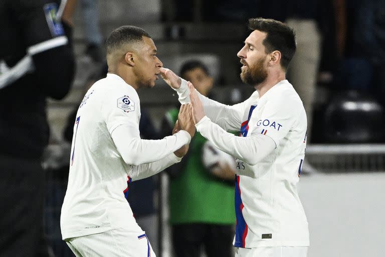 Lionel Messi fue la figura del triunfo de PSG sobre Angers; sus dos pases a Kylian Mbappé coronaron el 2-1 final