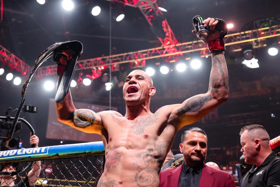 Alex Pereira behielt den Halbschwergewichtsgurt bei UFC 300 (Getty Images)