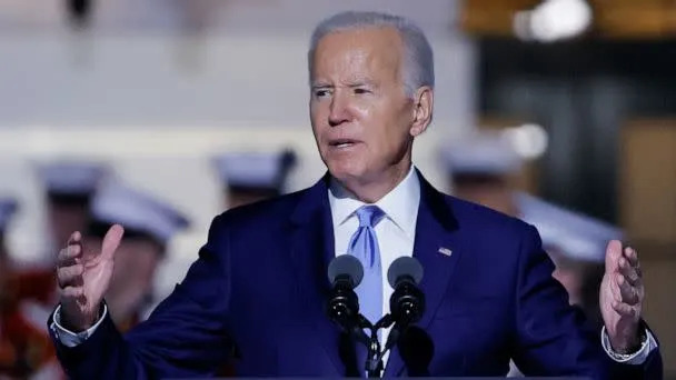 PHOTO: President Joe Biden attends a performance by British rocker Elton John at the White House in Washington, D.C., on Sept. 23, 2022. (Evelyn Hockstein/Reuters)