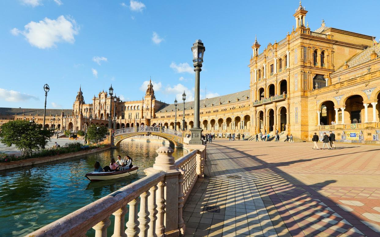 Plaza de España - CAMERA PRESS 