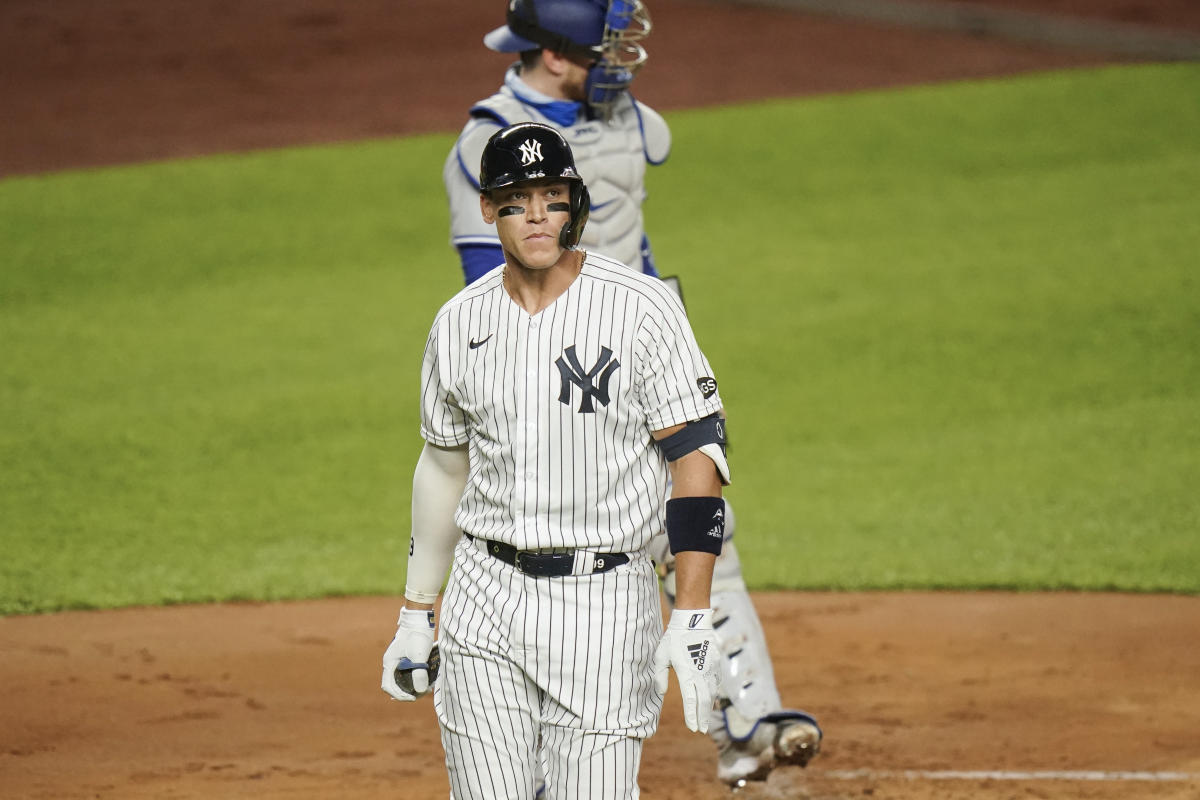 New York Yankees fans react to Aaron Judge's support of Aaron Boone's  return to manage $280,254,312 roster in 2024 - Poor thing doesn't know  better