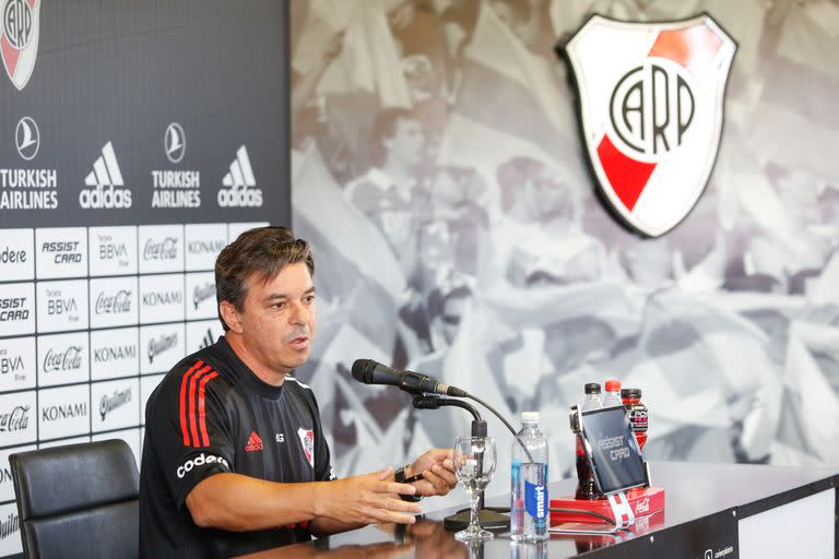 La conferencia de prensa de Gallardo en el Campus de River fue sorpresiva; la convocó a las 11.30 y la comenzó a las 13.32.