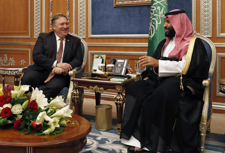 Secretary of State Mike Pompeo chats with Saudi Crown Prince Mohammed bin Salman in Riyadh on Oct. 16, 2018.&nbsp; (Photo: LEAH MILLIS via Getty Images)