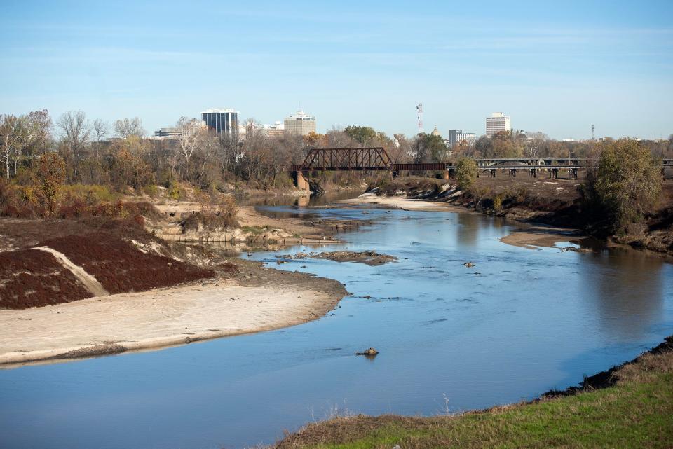 Pearl River, looking north from the U.S. 80 bridge in Jackson