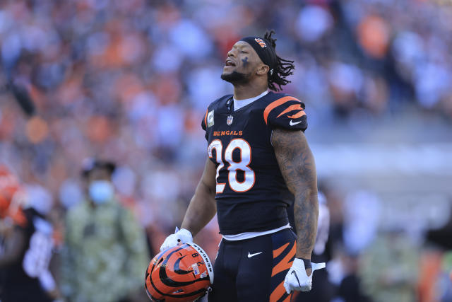 East Rutherford, New Jersey, USA: November 3, 2021, Cincinnati Bengals  cornerback Eli Apple (20) during a NFL football game against the New York  Jets at MetLife Stadium in East Rutherford, New Jersey.