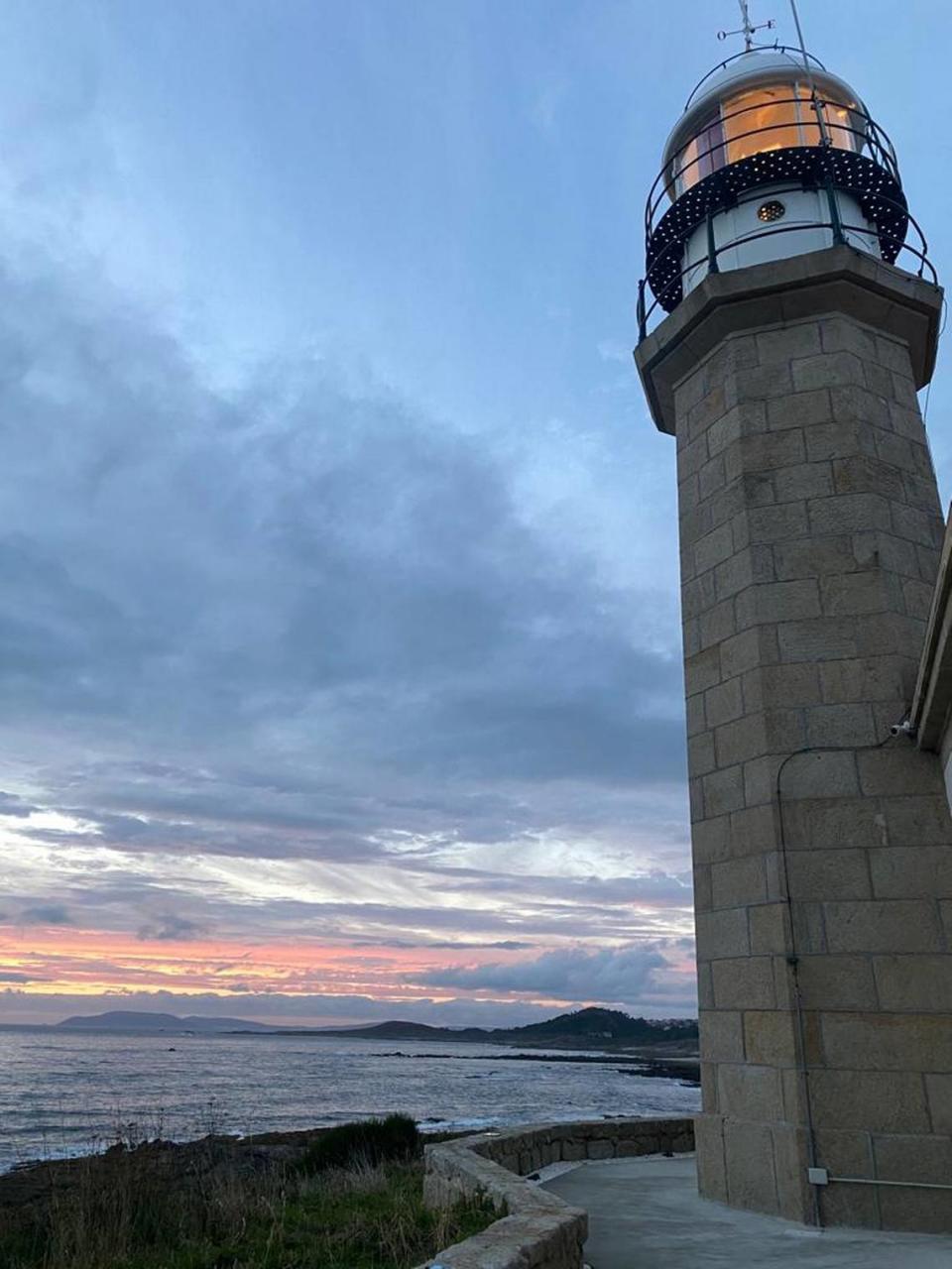 Faro de Lariño, hotel con encanto en Carnota, ruta del Camino de Santiago.