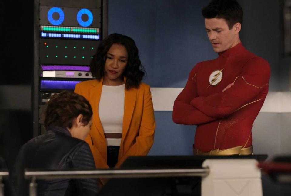 (L-R): Jessica Parker Kennedy as Nora/XS, Candice Patton as Iris West-Allen and Grant Gustin as Barry Allen / The Flash in The CW series “The Flash.”