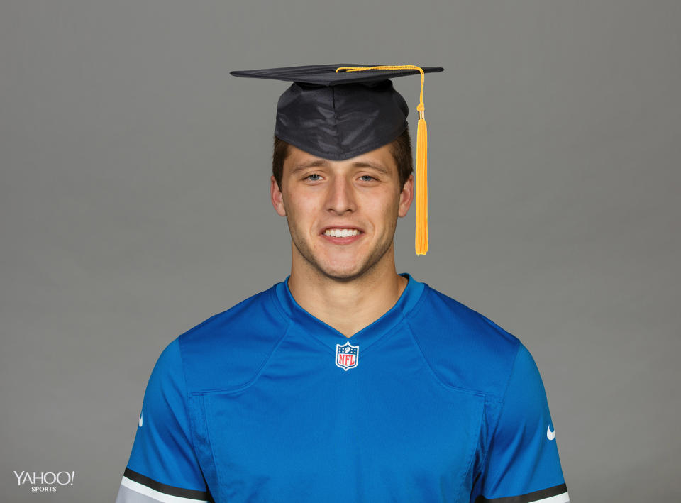 <p>Detroit Lions player Zach Zenner didn’t take the easy route when selecting a major at South Dakota State. The running back was a pre-med student and graduated with a 3.87 GPA. </p>