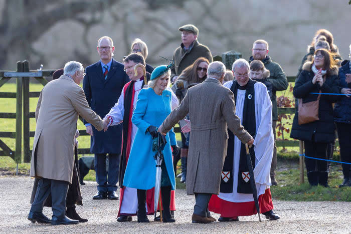 Los reyes Carlos y Camilla junto al duque y la duquesa de Gloucester  