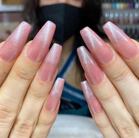 <p><a href="https://www.instagram.com/fleuryrosenails/" data-component="link" data-source="inlineLink" data-type="externalLink" data-ordinal="1">@fleuryrosenails</a></p>