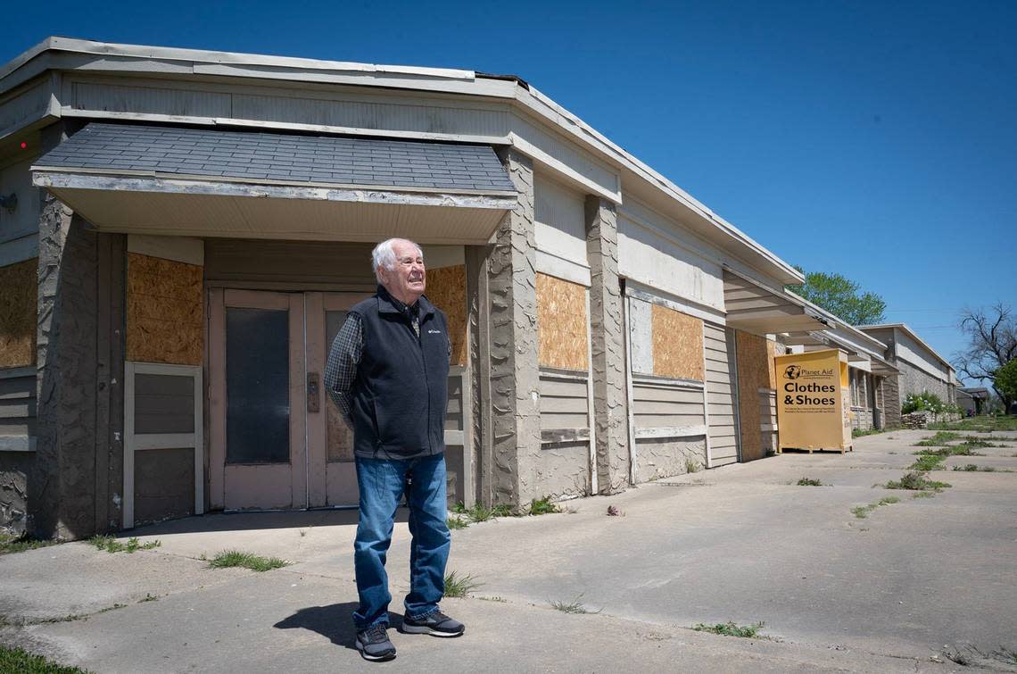 Darrel Zimmerman recalls the day in 1957 when he proposed to his future wife, Ruth, at the entertainment center at Clearview Village in De Soto. The combined bowling alley, movie theater and restaurant was demolished years ago, but stood east of this building, which housed a grocery store and a post office.