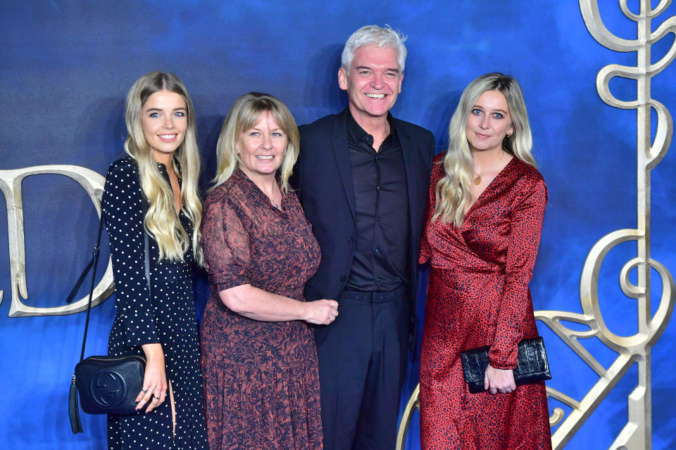 Phillip Schofield, Stephanie Lowe, Ruby Lowe (L) and Molly Lowe (R) attend the UK Premiere of "Fantastic Beasts: The Crimes Of Grindelwald" at Cineworld Leicester Square on November 13, 2018 in London, England. (Photo by Samir Hussein/Samir Hussein/WireImage)