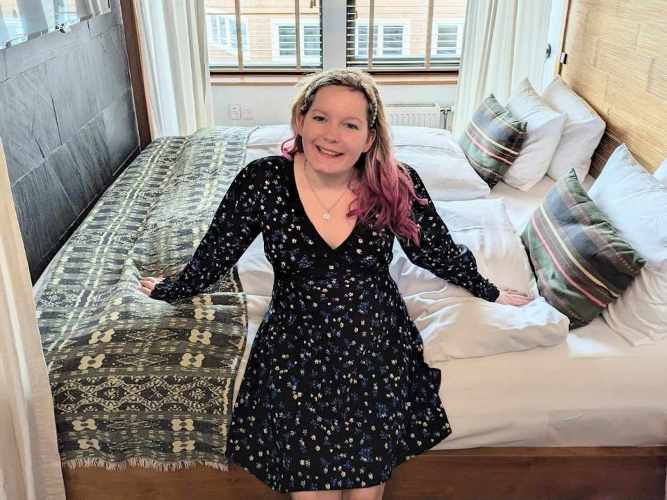 Mikhaila in a hotel room