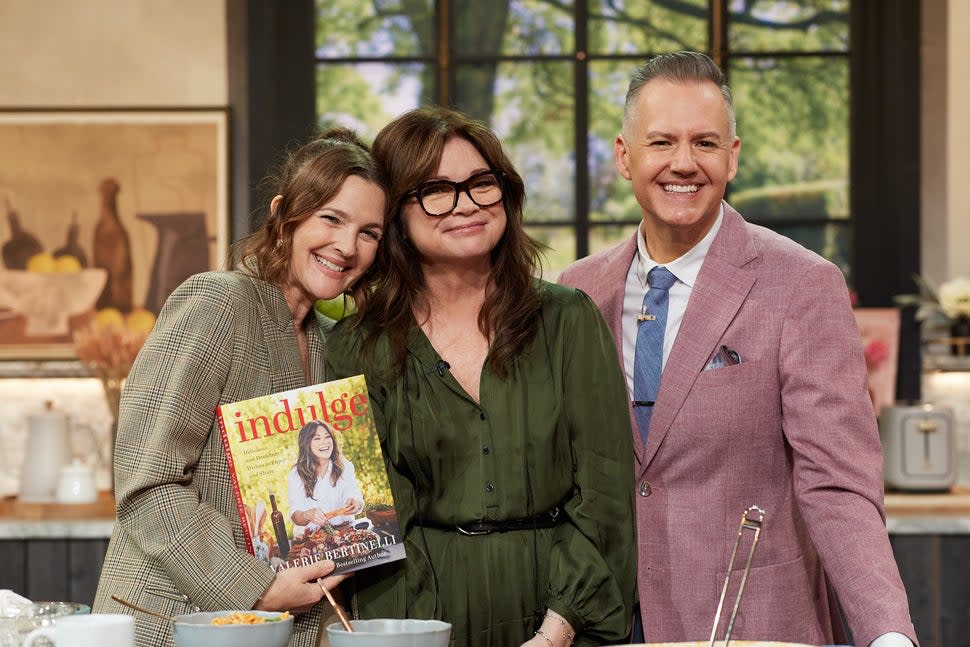 Drew Barrymore Valerie Bertinelli Ross Mathews