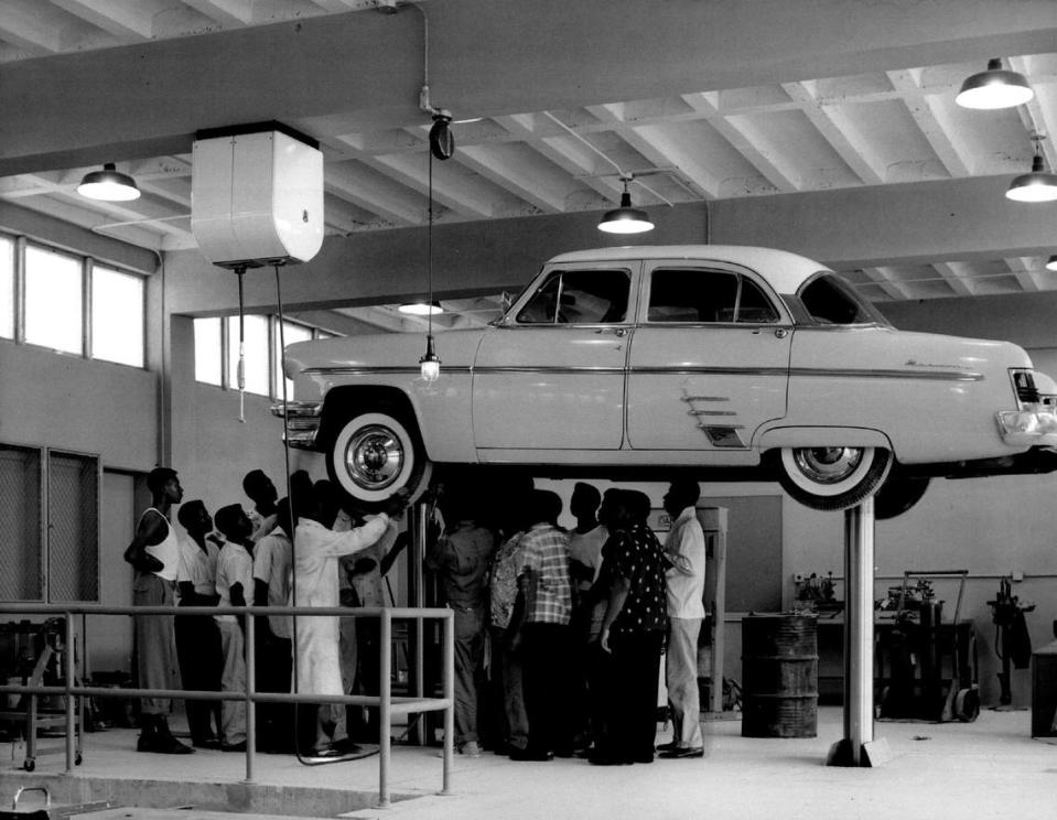 Northwestern High School auto mechanics shop in 1955. John Walther/Miami Herald File